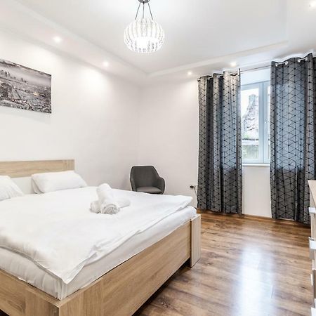 Homey Apartment 利沃夫 外观 照片