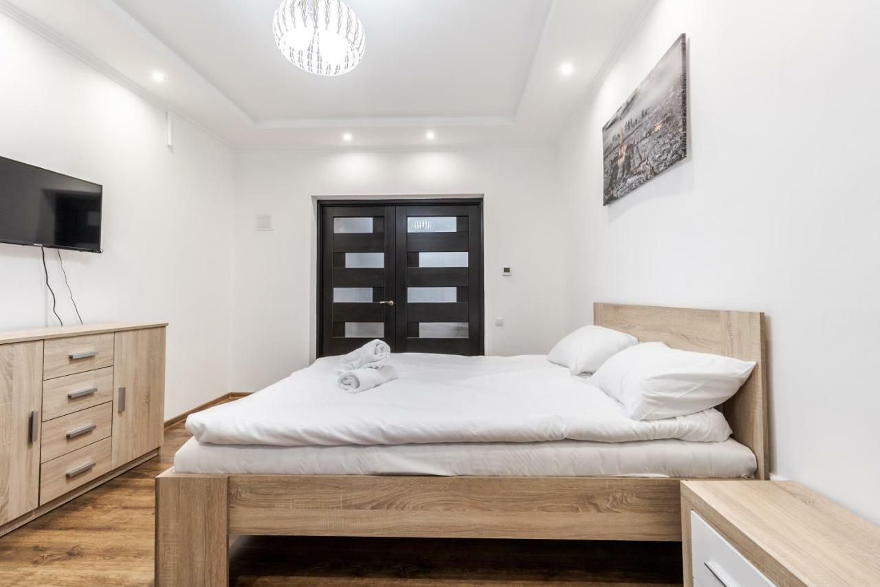 Homey Apartment 利沃夫 外观 照片
