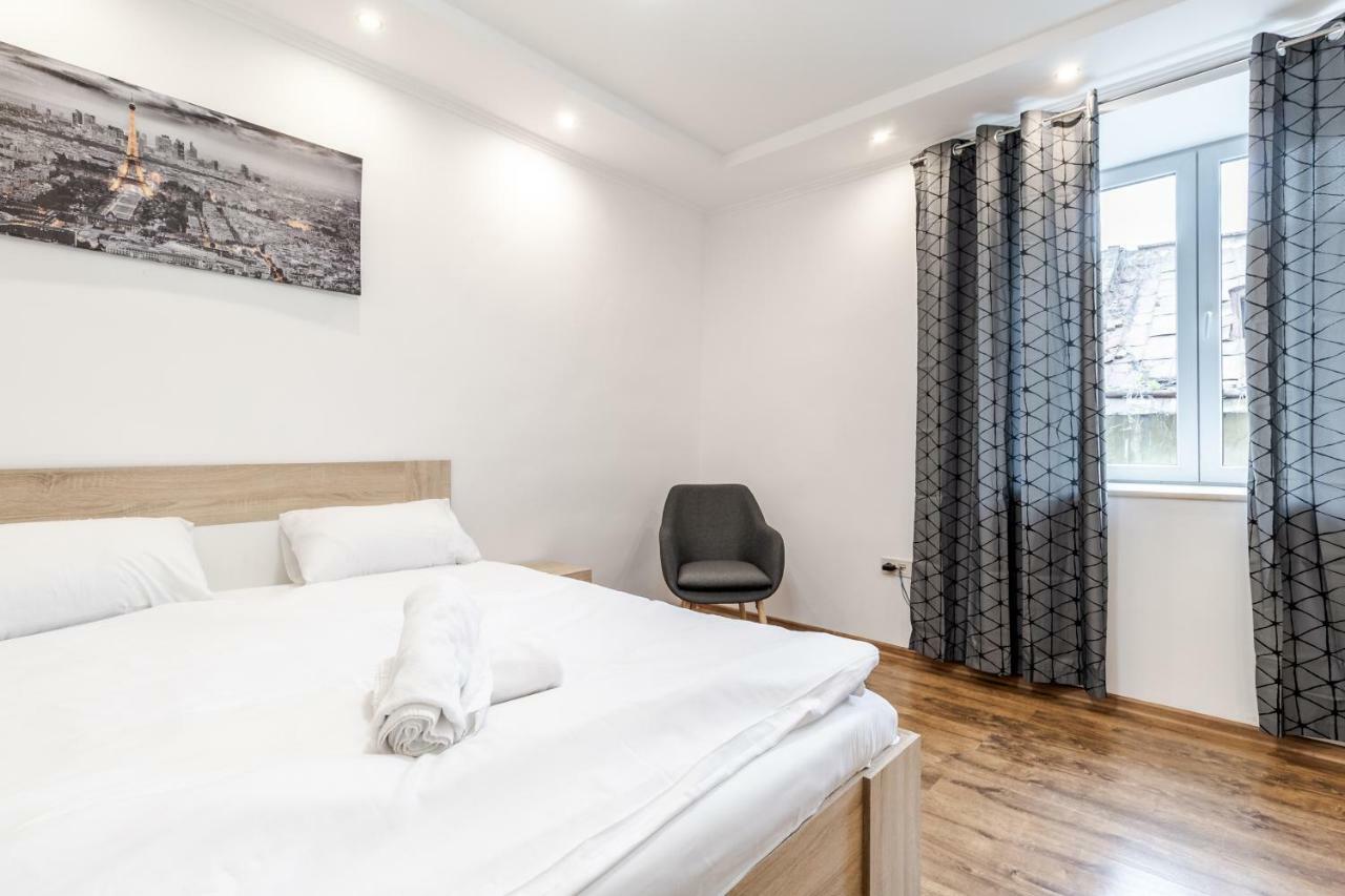 Homey Apartment 利沃夫 外观 照片
