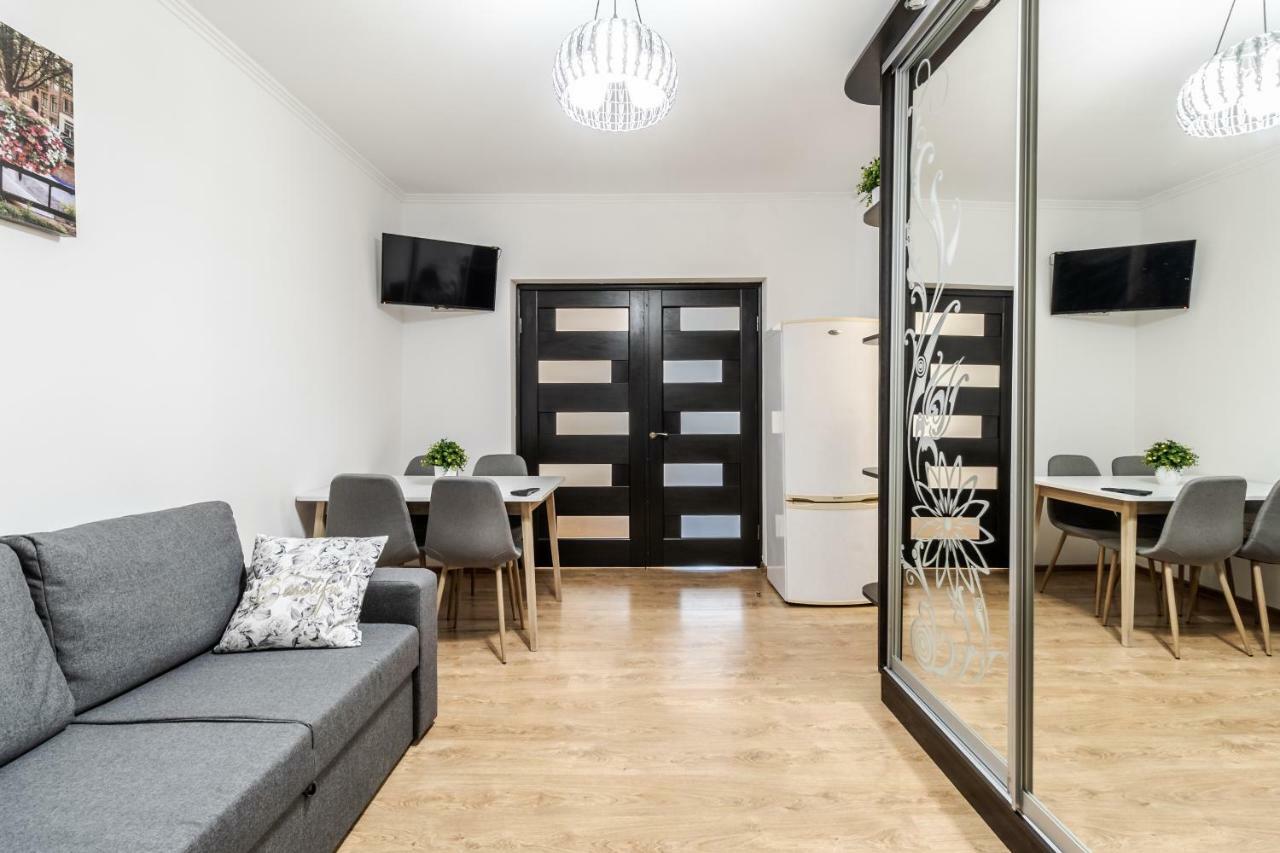 Homey Apartment 利沃夫 外观 照片