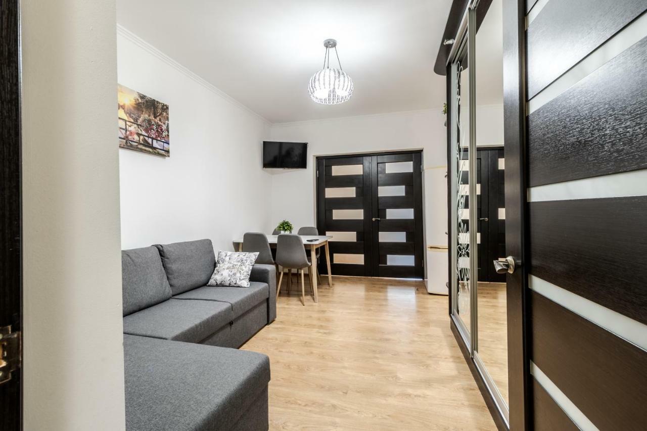 Homey Apartment 利沃夫 外观 照片